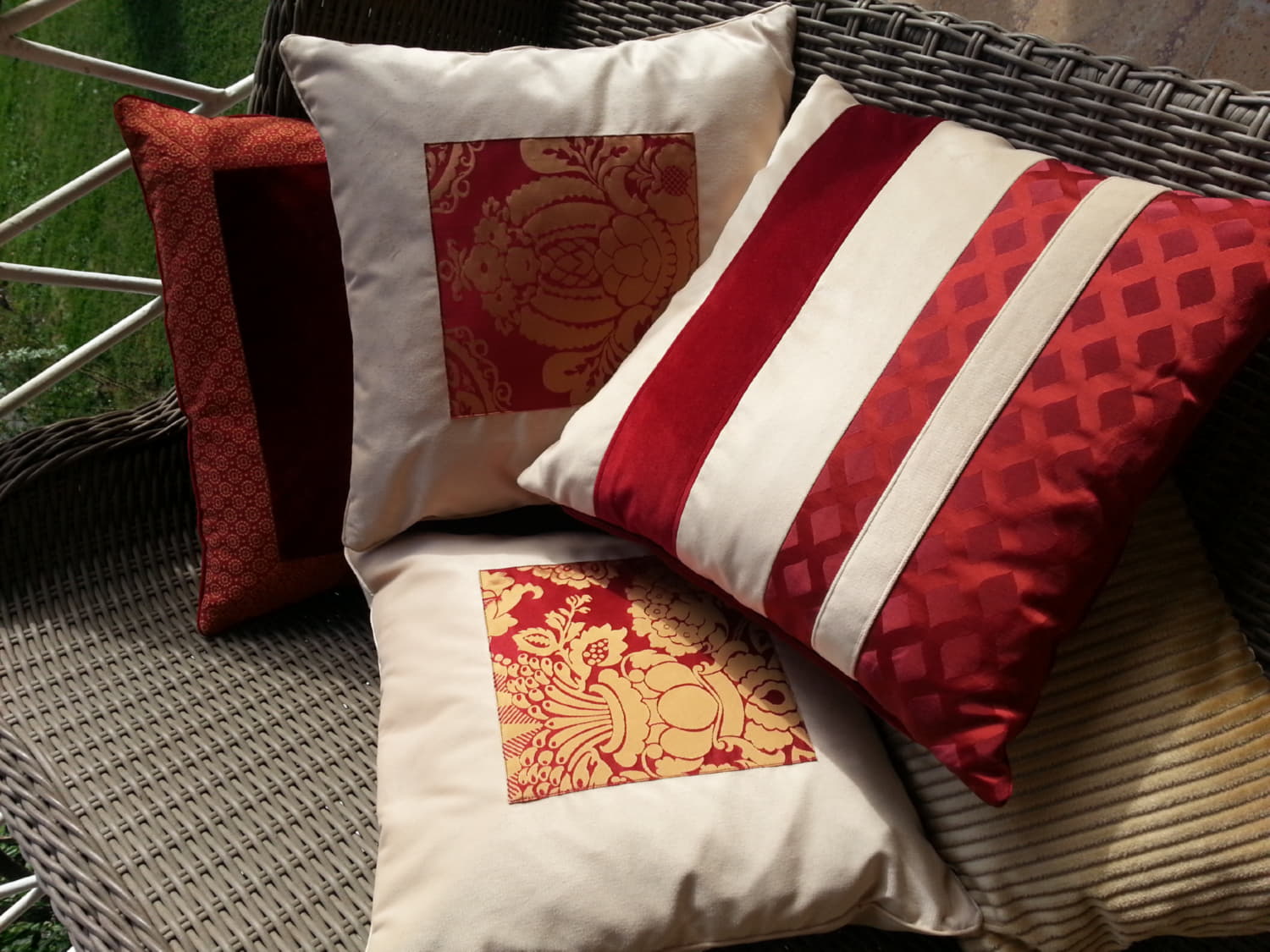 CLASSIC  STYLE PILLOWS